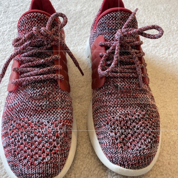 Sneakers - Picture 4 of 5